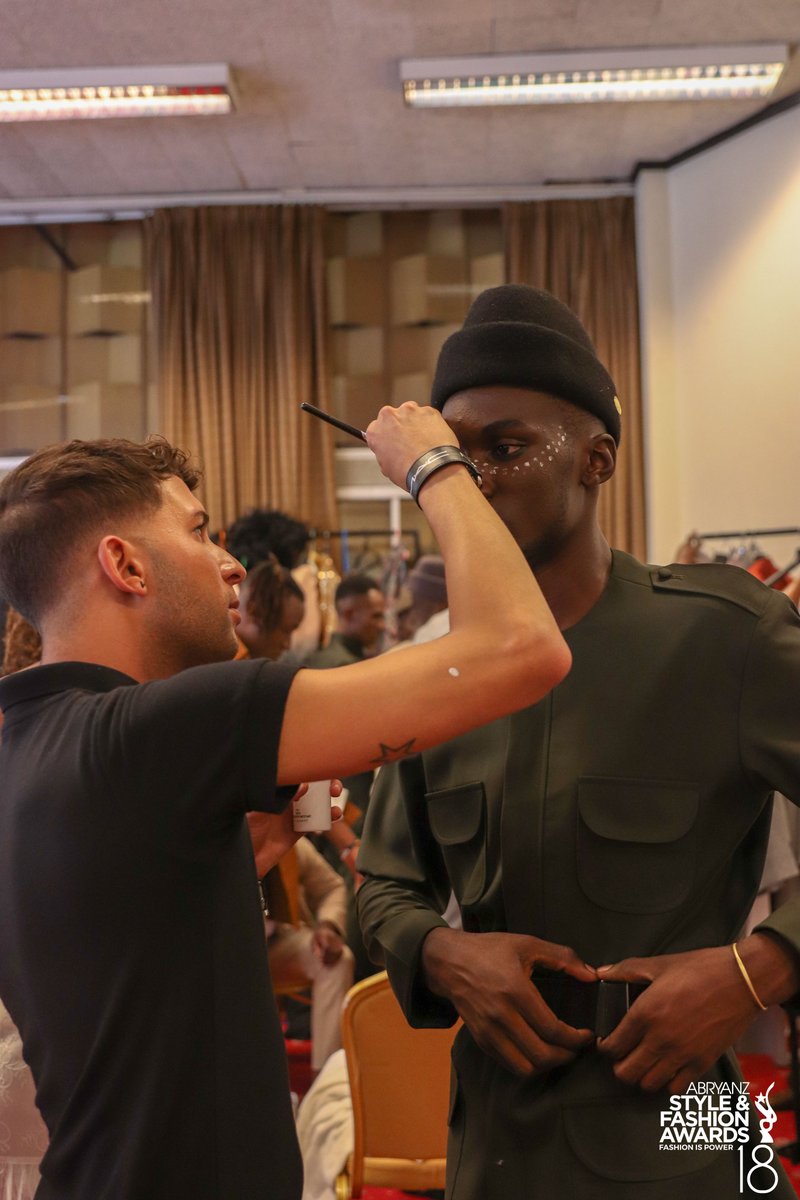 asfawards's tweet photo. Backstage | @MACcosmetics @marcolouis85 doing that final facebeat touch at the #ASFA2018 https://t.co/2S0AvjGeAl
