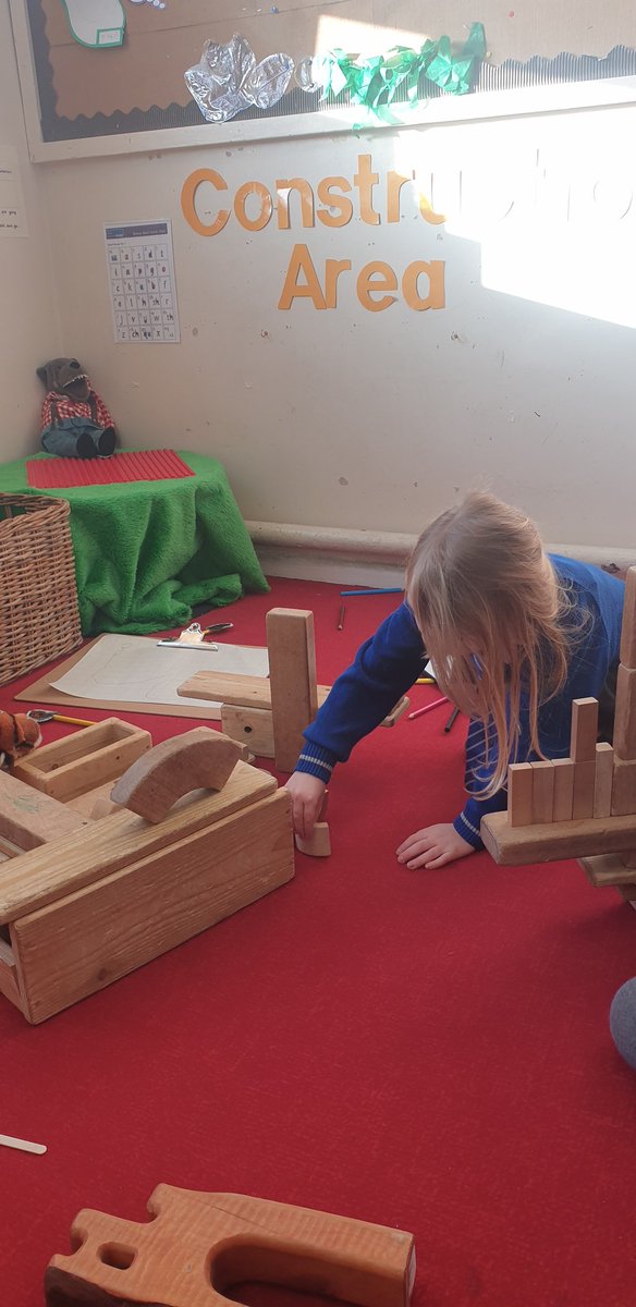 INACTIVEStAl's tweet photo. These Reception girls have designed their own Barbie castles and then worked together to build them! #childrensinterests #engaginglearning https://t.co/sRDheWDshh