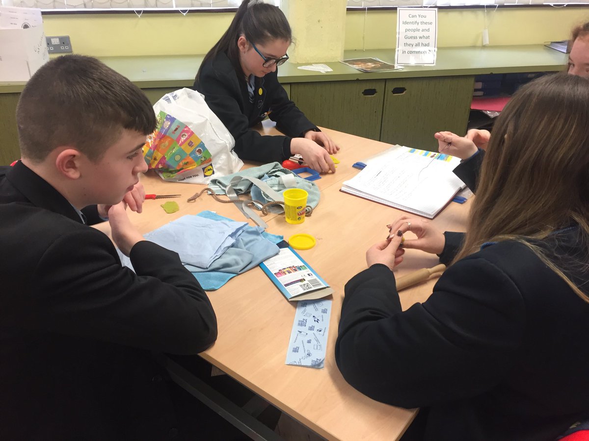 GeographySlg's tweet photo. 9Laragh Geographers creating model coastal defences# budding engineers https://t.co/H04gLFrD3o