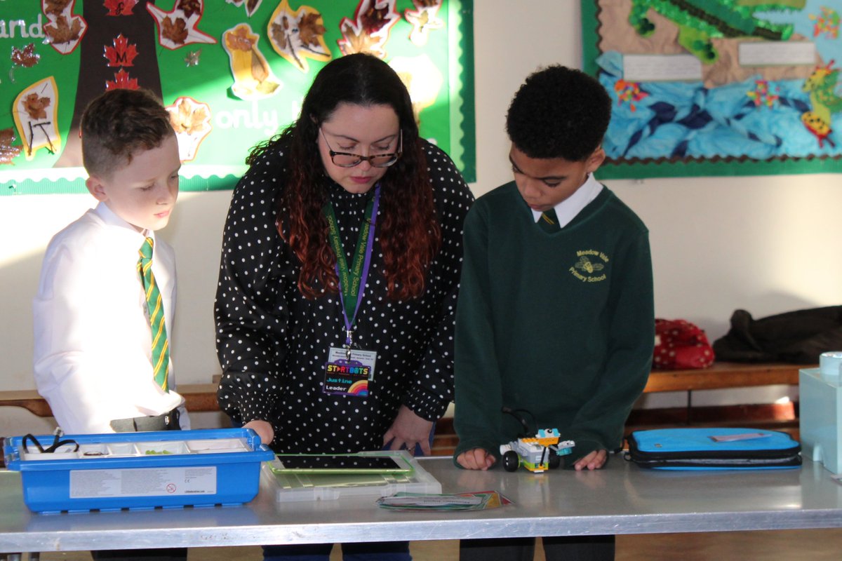 mv_primary's tweet photo. What could be better... robots, art, technology and fun! We enjoyed a great hands-on demonstration from the @startbots team today. Year 4 can't wait for their coding club to start. Year 3 are already enjoying theirs. https://t.co/5BmpNxq4Yo