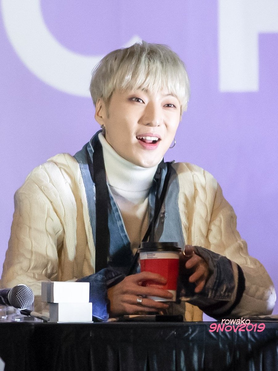 rowakoRi's tweet photo. Cute smiless💝🍭🍭 #강승윤 #YOON #KangSeungyoon #姜昇潤 #WINNER #위너 #ウィナー CROSS fansign in Sinchon🌆🏁 #latepost😉 https://t.co/v3WvzKxzuQ