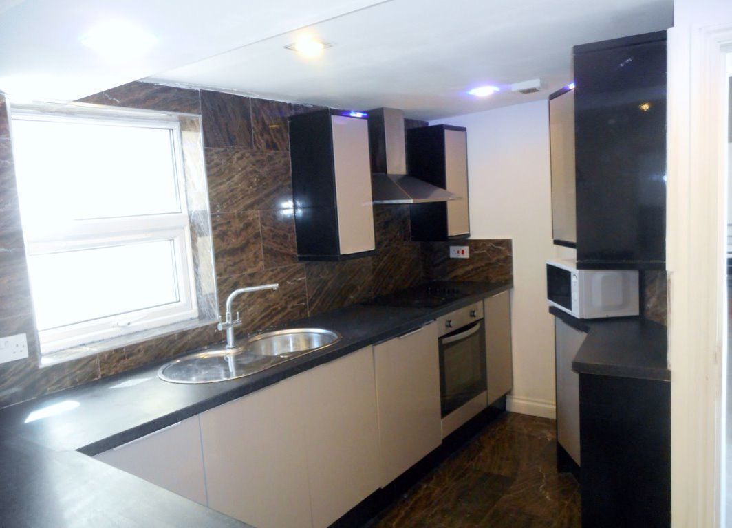 jnrproperties's tweet photo. SHARE NEXT YEAR WITH ALL YOUR FRIENDS FOR AS LITTLE AS £300 A MONTH
WE HAVE HIGH QUALITY HOUSES IN GREAT LOCATIONS STILL AVAILABLE TODAY
Call us on : 02920 002420 or email jnr@jnrproperties.co.uk
Click on the link to see just some of the houses available 
https://t.co/6bo4rVcrmz https://t.co/dJIEoqJk16