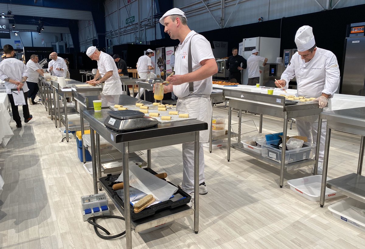 🥐 Championnat de France de la Chocolatine – Catégorie Professionnels
⏰ 9h30-18h30

➡ Organisé par La Ligue Fraternelle des Artisans. Retrouvez en direct les artisans qui vont devoir réaliser 12 chocolatines classiques et 12 chocolatines revisitées ! Bonne chance à eux. 🙌