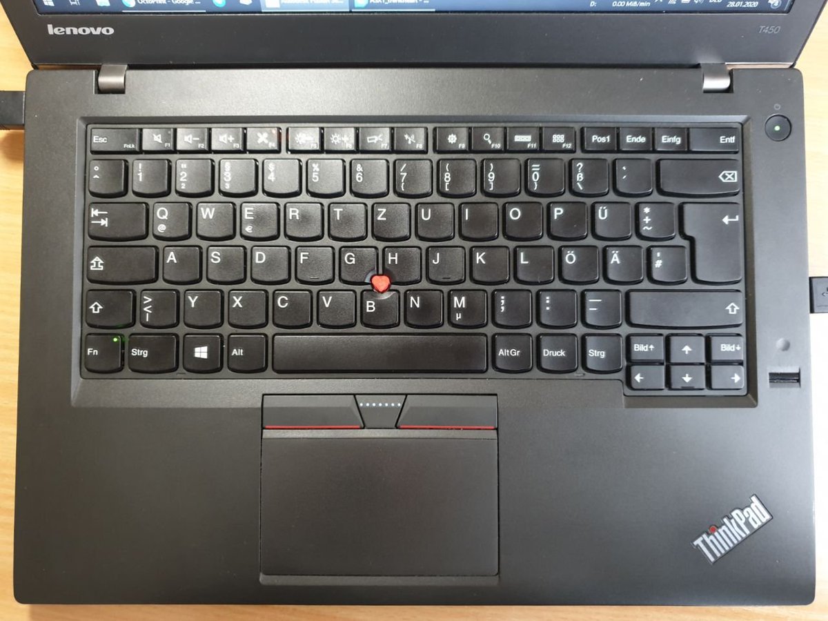 vree_at's tweet photo. How about I make this 🔴

Into this ❤️

Is this love or already heresy @Lenovo ? https://t.co/Gs98iRx6lZ