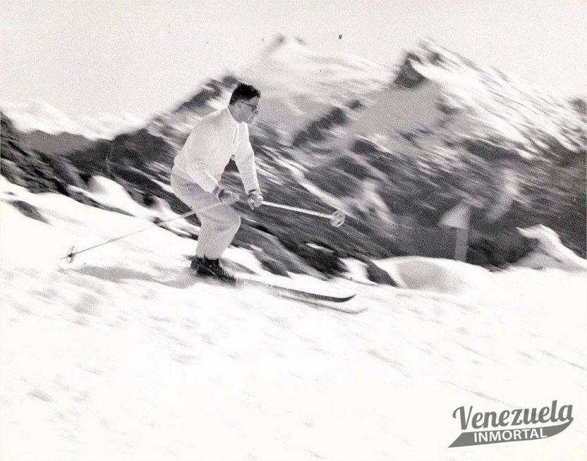 jorgevillet's tweet photo. #28Ene #MéridaDeSiempre
En 1956 se realizó en Pico Espejo el I Campeonato Nacional de Esquí, organizado por El Club Andino Venezolano. El programa fijaba una bajada libre y una bajada tipo “slalom”. Algunos esquiadores lograron velocidades de hasta 100 km/h en bajada libre. https://t.co/CeLp957Zxp