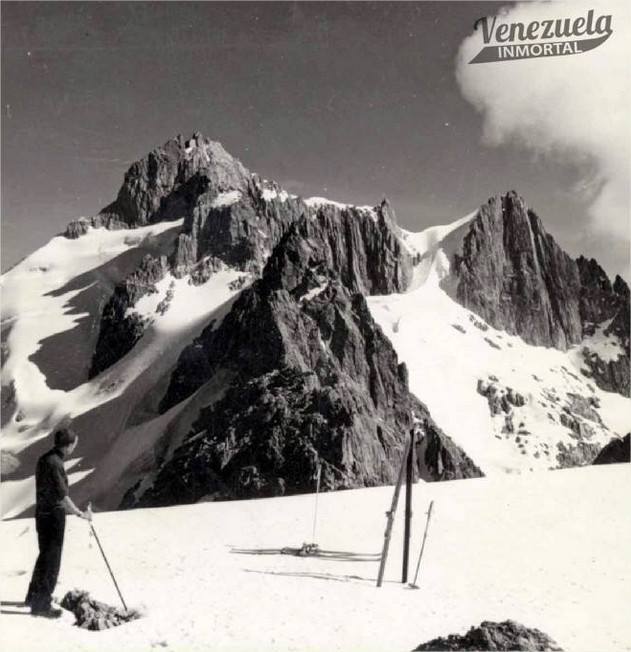 jorgevillet's tweet photo. #28Ene #MéridaDeSiempre
En 1956 se realizó en Pico Espejo el I Campeonato Nacional de Esquí, organizado por El Club Andino Venezolano. El programa fijaba una bajada libre y una bajada tipo “slalom”. Algunos esquiadores lograron velocidades de hasta 100 km/h en bajada libre. https://t.co/CeLp957Zxp