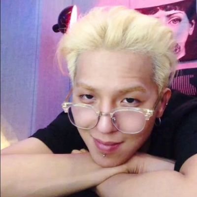 these are low quality pics but he's attractive af. so who cares?!