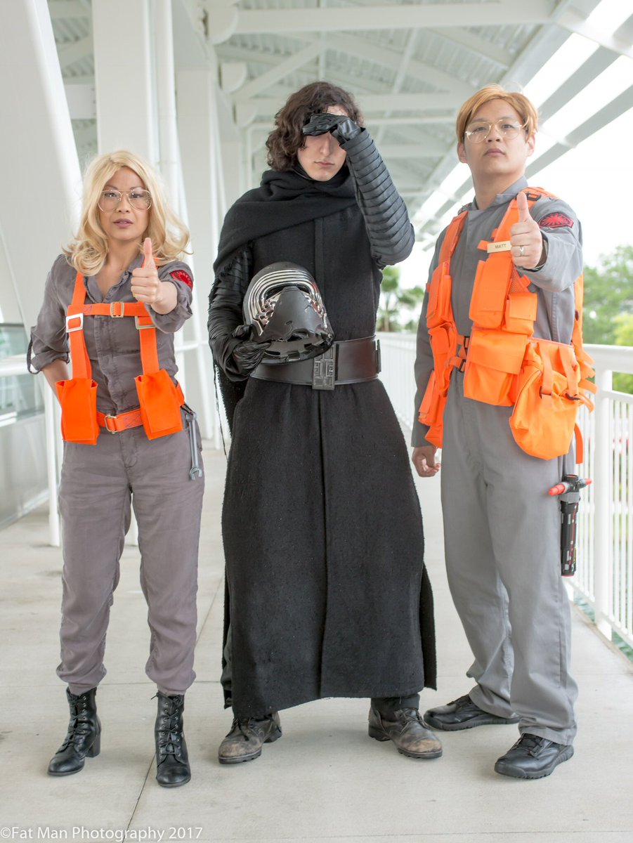 Kittie Cosplay (@kittiecosplay) on Twitter photo “I sense unease about my appearance.” 👍🏼🤦🏻♂️👍🏼 #UndercoverRen is back!!! Have you all seen the new <a href="/nbcsnl/">Saturday Night Live - SNL</a> Undercover Boss!? 😂
#matttheradartechnician #kyloren #snl #undercoverboss #undercoverren #riseofskywalker #starwars #starwarscelebration “I sense unease about my appearance.” 👍🏼🤦🏻♂️👍🏼 #UndercoverRen is back!!! Have you all seen the new <a href="/nbcsnl/">Saturday Night Live - SNL</a> Undercover Boss!? 😂
#matttheradartechnician #kyloren #snl #undercoverboss #undercoverren #riseofskywalker #starwars #starwarscelebration