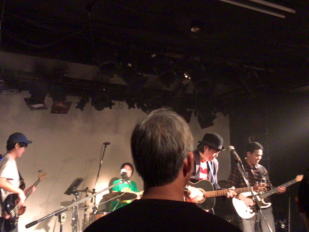 anmonight_'s tweet photo. 2番目はノビー西塚バンドさん(@nobby0524)
アコギや鍵盤や曲が多彩で
なによりノビー西塚さんのトークが面白くて曲のかっこよさの対比が最���です‼️✨✨ https://t.co/3WxiBQIzte