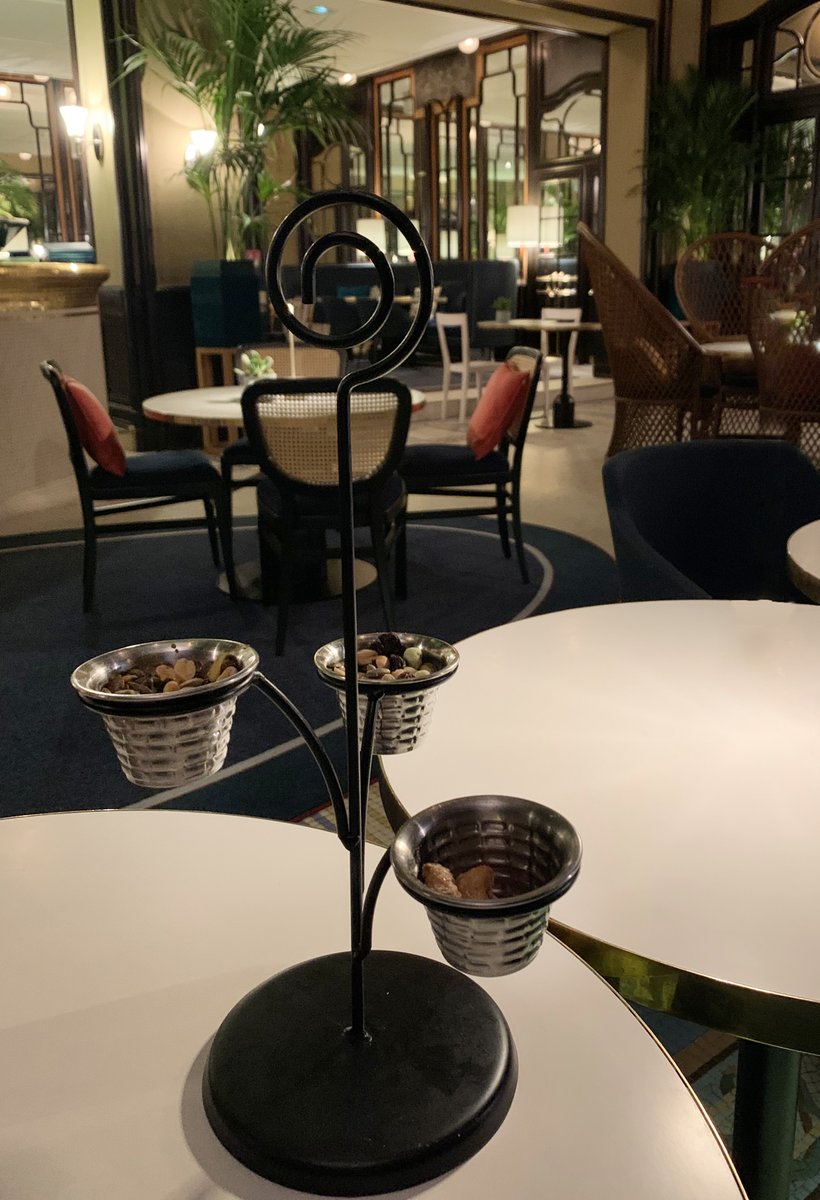 tablecraftEU's tweet photo. Spotted: Our Cascade Tasting Flight (code WF200BK) paired with Brickhouse Collection ramekins @ Hotel l'Echiquier Paris Opera. What a chic set-up! @AccorHotelsNews @AccorHotels_FR #ISpyTableCraft #MGallery #Paris https://t.co/MqyJior3Pt