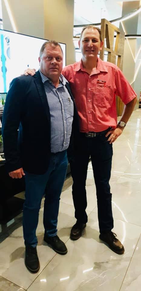 sa_chefs's tweet photo. We have been waiting patiently for the big reveal.
The Snappy Chef Chafer dish is finally here!
South Africa's favourite brand, now with a bigger and better hospitality range.

Thank You to Craig Roff and Marius Kok from Snappy Chef.

#SnappyChef
#SAChefs https://t.co/Vzy6cmDfpd