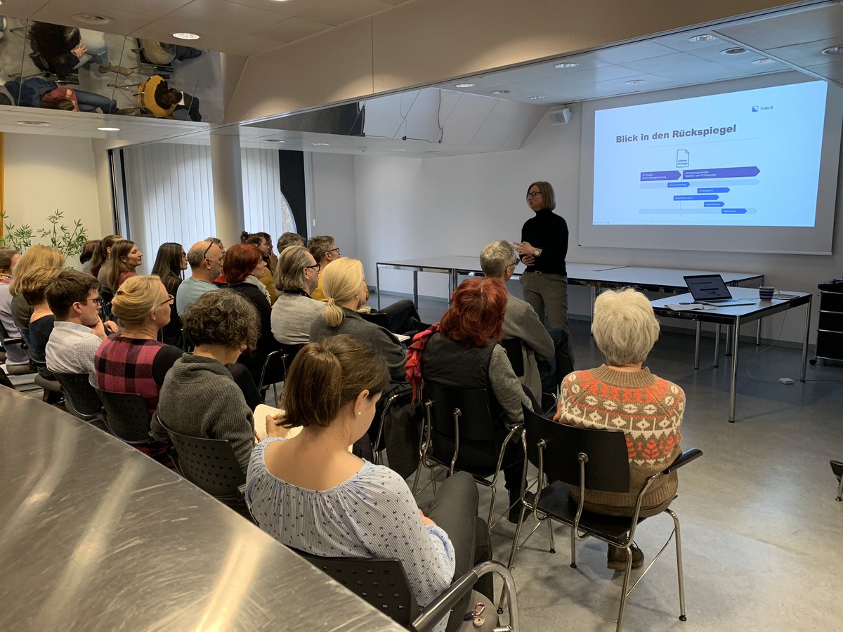 Die Mitarbeitenden des VSA geniessen eine Einführung in den #ICTCoach. Der digitale Wandel  der Aufbau und „Zusammen Neues schaffen“ stehen im Zentrum der Ausführungen