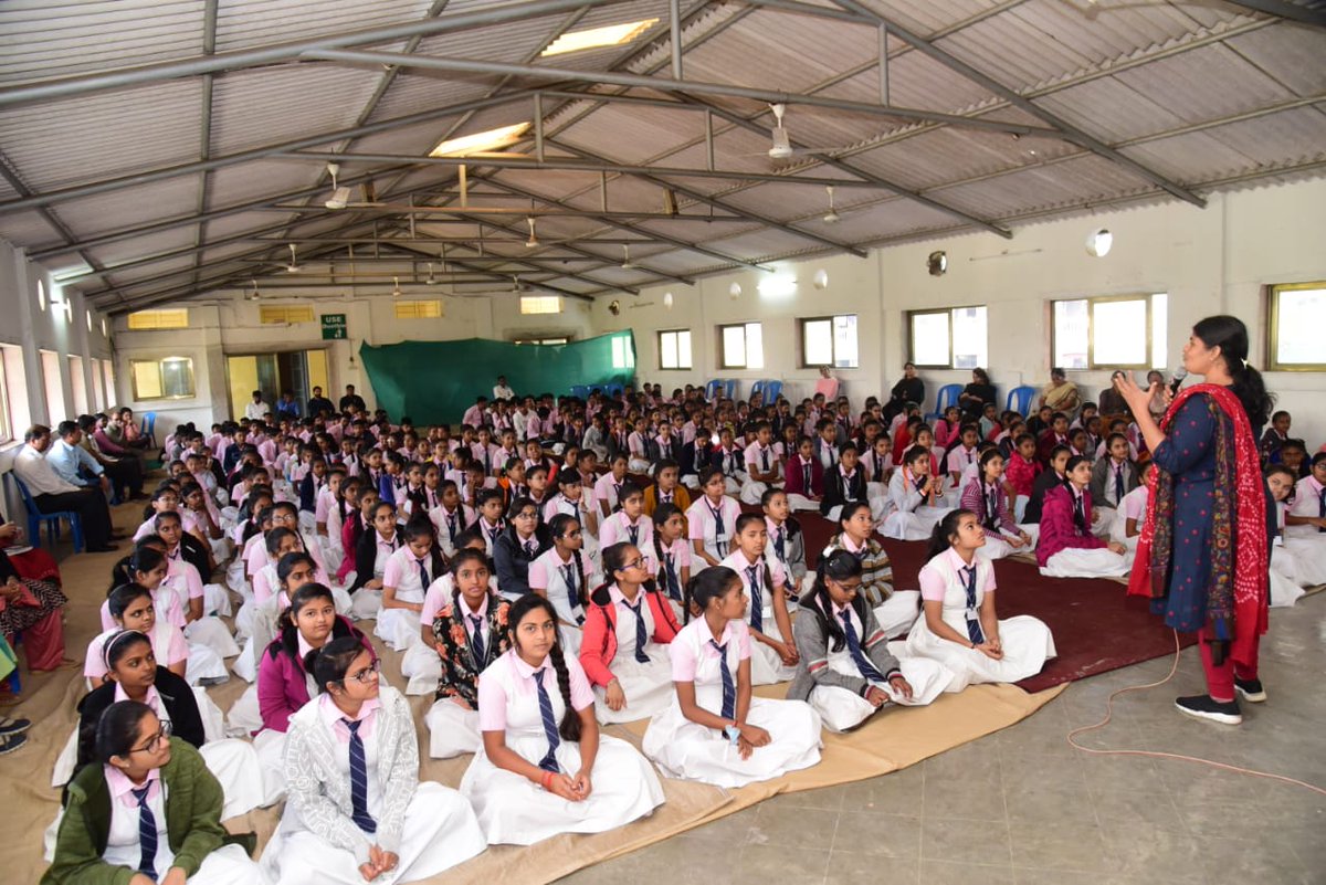 ChildScheme's tweet photo. Awareness Programme on Beti Bachao Beti Padhao at Sarvajanik Vidyalaya Daman, where students were addressed on importance of education, motivating girl students to pursue higher education and achieving excellence in every field under Beti Bachao Beti Padhao Programme. https://t.co/AVQ2hknV8f