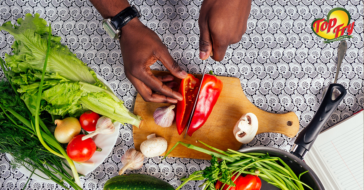 MenengaiOil's tweet photo. What is your go-to cooking hack? Let us know in the comments below. #CookSMARTwithTopFry https://t.co/Lkp8apIa7I