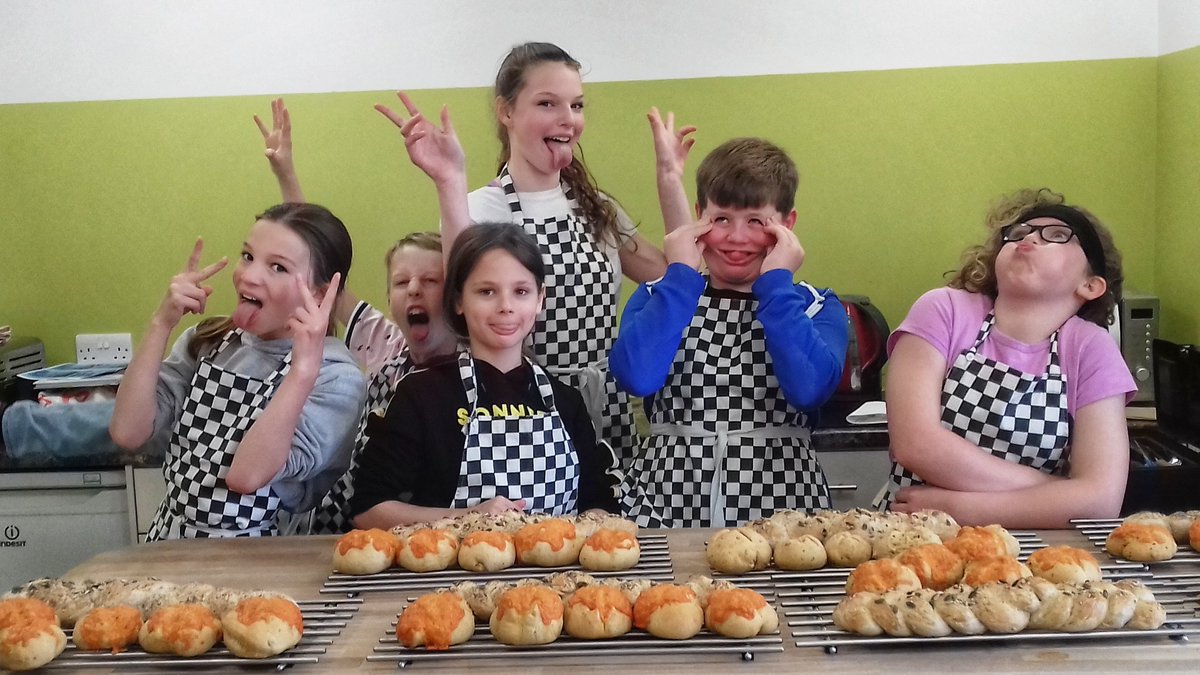 NEW JUNIOR BAKE CLUB

Lovebread has cooked up a Junior Bake Club. Aimed at 11 to 16-year-olds to demonstrate basics skills and techniques used in all stages of the baking process. 
eventbrite.co.uk/e/junior-bake-…