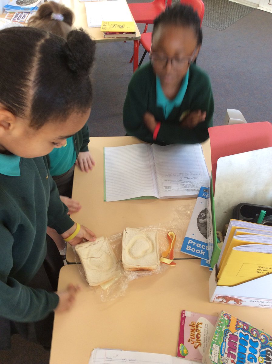 StPatricksNotts's tweet image. We’ve been investigating how cast fossils are formed in Year 3. #yeahscience #underpressure