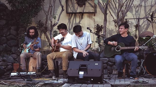 Saturday at <a href="/sofarmanila/">Sofar Sounds Manila</a>.