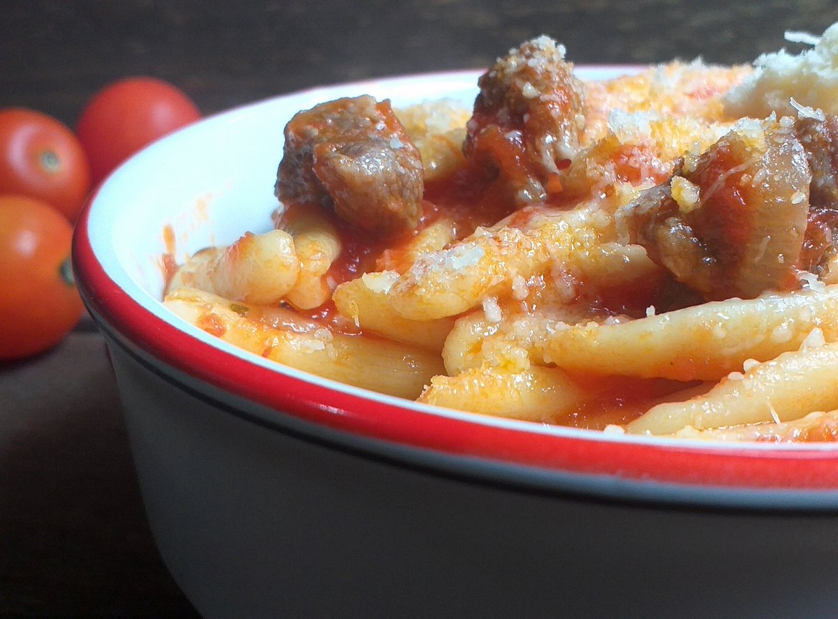 ...finalmente è l'ora di pranzo! 🍝

Sono fusilli casarecci con ragù grossolano! 😉

sweetandsaltycorner.it/2020/01/fusill…
.
.
.
#sweetandsaltycorner #foodblogger #incucinacongiulia #maremmanews #ricette #28gennaio