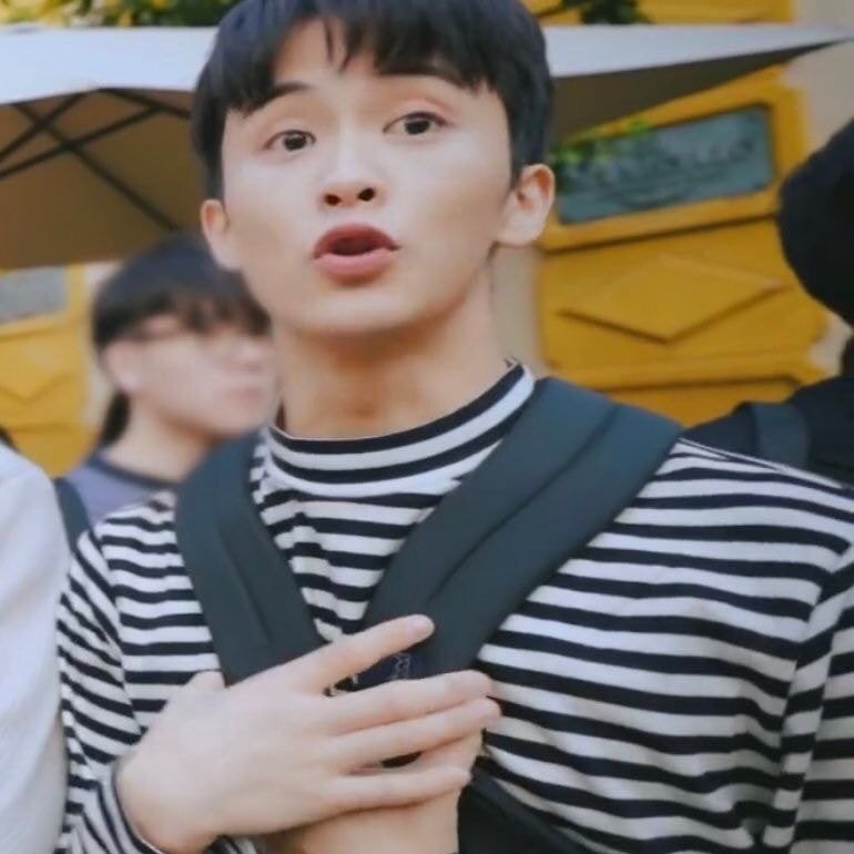 :นายมาเรียกเราพี่ได้ไง เราเป็นน้อง
:เอ๊าพี่อยู่ปอไหน
:พี่ปอหก
:ผมปอสองงง