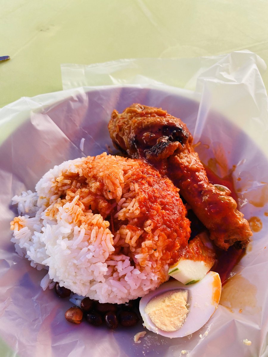 AdhubM's tweet photo. Nasi Lemak Abe always the best 🤤 
📍 Cyberjaya https://t.co/TgyoNow9S7