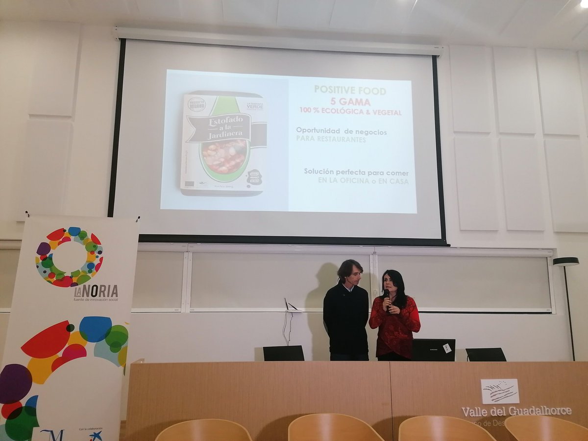 ArrabalAID's tweet photo. Es posible alimentarse de forma más saludable y sostenible. La @CucharaVerde_ lo demuestra en #InnovarconPropósito #LaNoriaSocialHub @diputacionMLG @FundlaCaixa en #Pizarra. Una #positivefood que respeta los #ObjetivosDesarrolloSostenible, sin pesticidas y con + ahorro de agua. https://t.co/r1wFS66K7Q