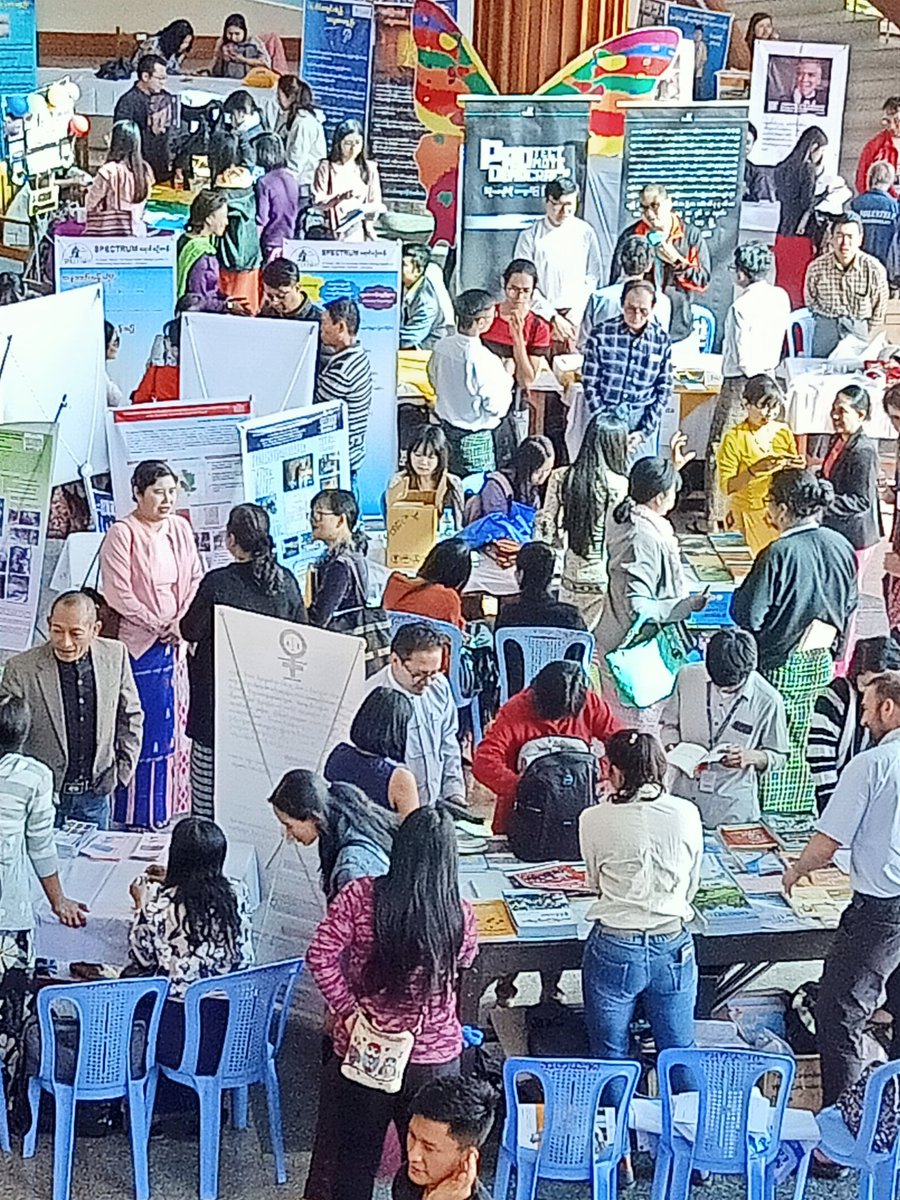 ERodDev's tweet photo. 45 Organizations, 520+ people: @IDRC_CRDI @CanadaDev #K4DM #KnowledgeMarketplace comes to a close w/ new contacts, #social #research ideas &amp; reports, bringing together a growing community. In #Myanmar, eager to learn &amp; exchange for better public policies. https://t.co/tBtdIfc8d8