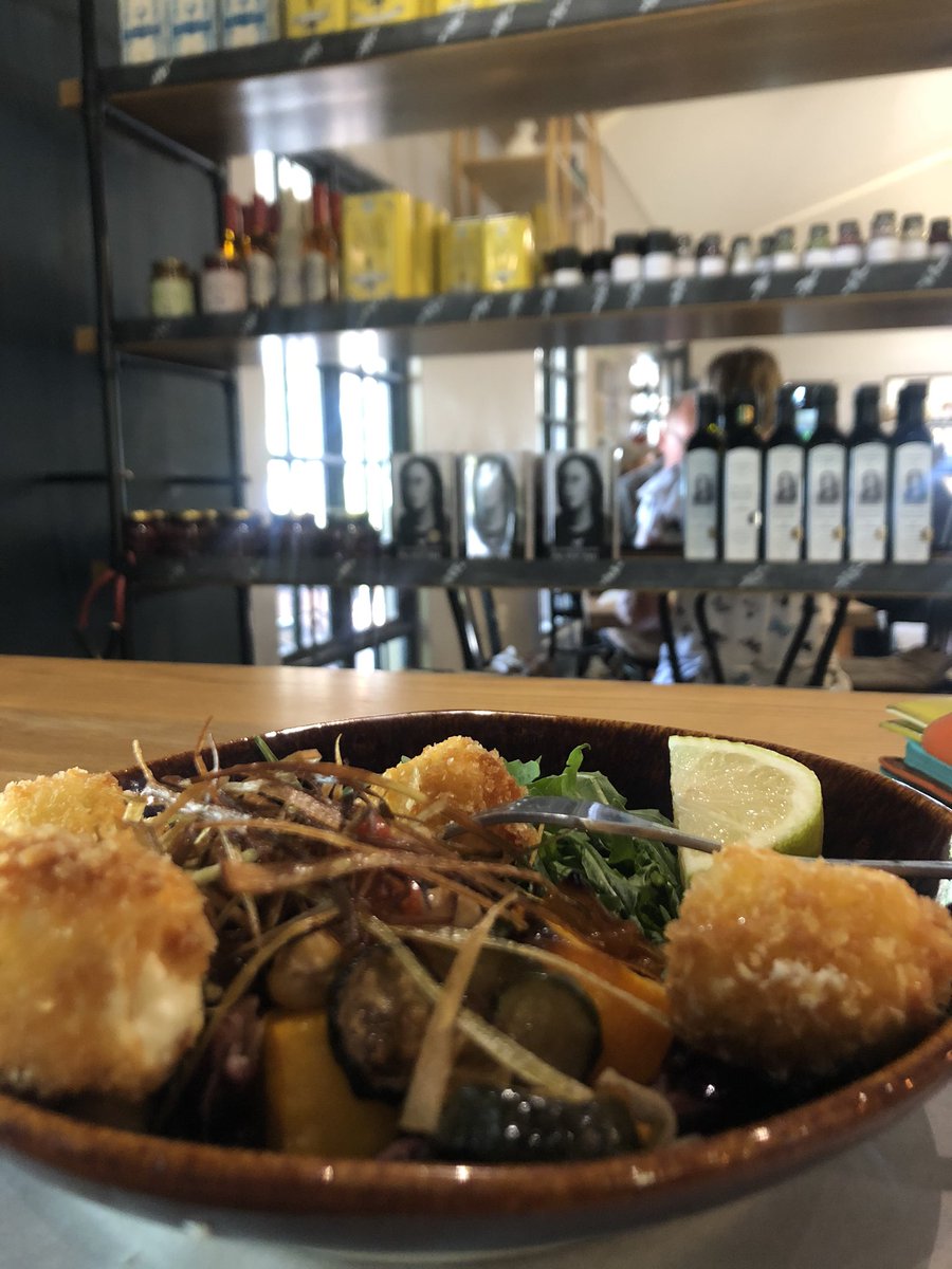 Stanford road trip... so many great homemade products here. From kiwinets, organic soaps, best cheese and great baguettes. #visitstanford