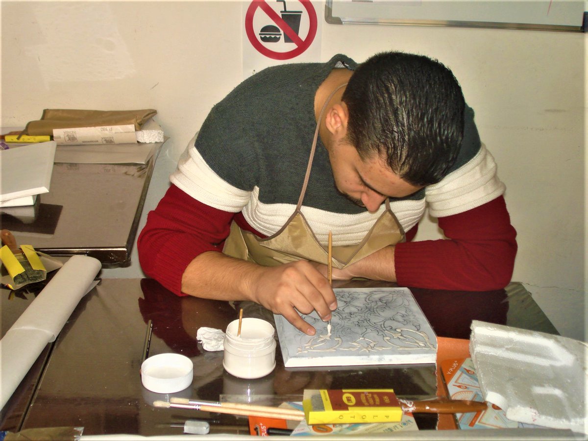 caritassyria's tweet photo. In light of the importance of preserving the Syrian intangible heritage and in an attempt to develop it, seventeen trainees were accepted to participate in the second Al-‘Ajami Art Workshop, held by CS Damascus Office at its Youth Center in Al-Midan area.
#Caritas #SyrianHeritage https://t.co/7q254gd61E