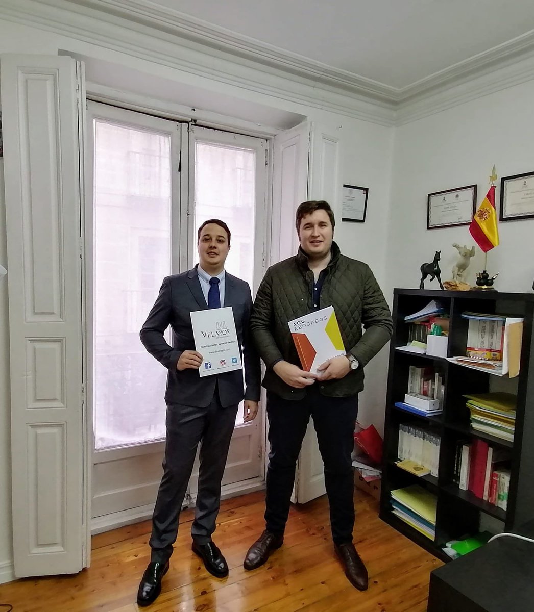 Ayer formalizamos un acuerdo con AGG Abogados, estamos muy contentos de estrechar vínculos con este gran despacho jurídico. 
#distribucionesvelayos #aggabogados