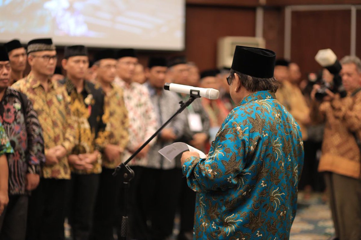 prof_syam's tweet photo. Alhamdulillah hari minggu yg lalu Pengurus DPW #ldii Prov. #jateng periode 2020-2025 sdh dilantik.  Semoga #ldii #jateng terus meningkat dalam karya &amp; kontribusinya utk Jawa Tengah.
@ganjarpranowo @humasjateng @ldii_news https://t.co/PpWRUr0ir1