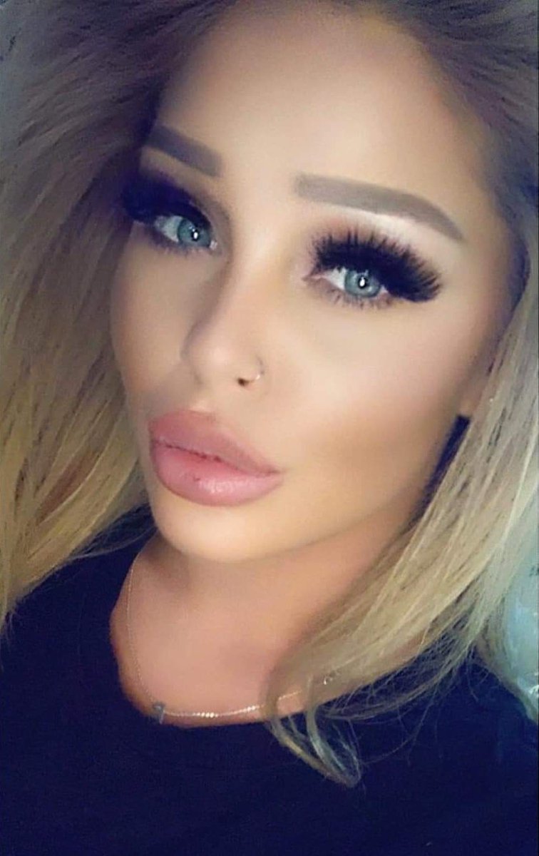 ElleIsBack_'s tweet photo. What's up? 😘💋 https://t.co/I8PWPH0IiY