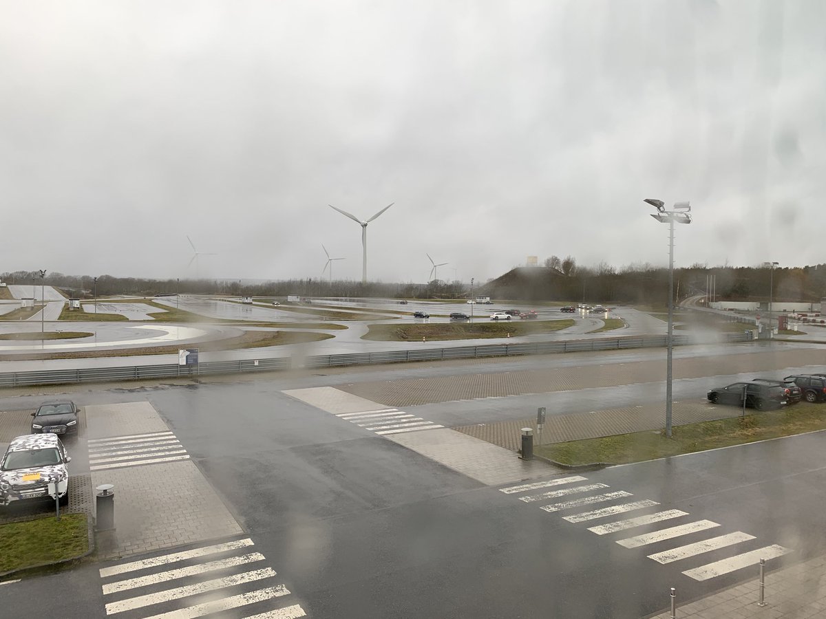 AdacHansa's tweet photo. Norddeutsches Schietwetter...so macht das Training aber erst recht Spaß! https://t.co/MLAgrImRxu