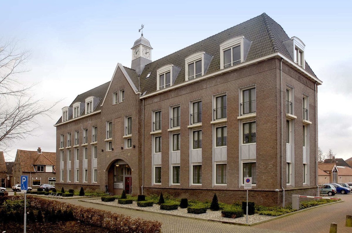 Lowik_Almelo's tweet photo. Onze monteurs zijn momenteel bezig met het vervangen van de videofooninstallatie in diverse appartementen-complexen van woningcorporatie Beter Wonen te Almelo. De werkzaamheden zijn onderdeel van het planmatig onderhoud technische installaties i.o.v. #BeterWonen #Almelo https://t.co/pabI3MGXqV
