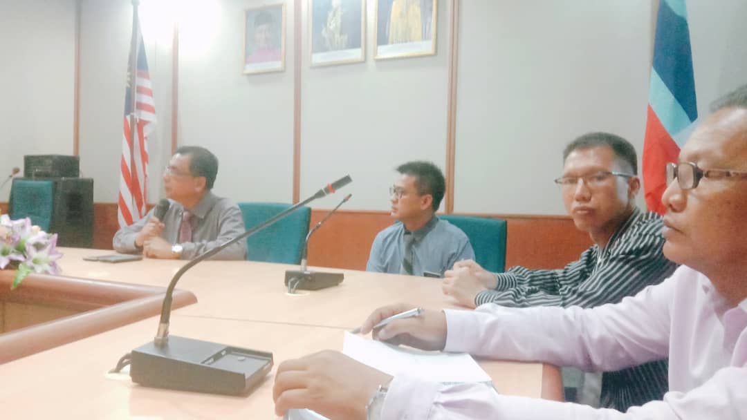 PPDKotaBelud's tweet photo. Mesyuarat Pengurusan Tertinggi dan JK Infografik PPD Kota Belud Bil.1/2020
U/setia: Sektor Perancangan (SPD)
Pengerusi: @fadzlirozan Pegawai Pendidikan Daerah Kota Belud.

#KBPemacuPerubahan 
#KBawesome https://t.co/jLQpau2r9B