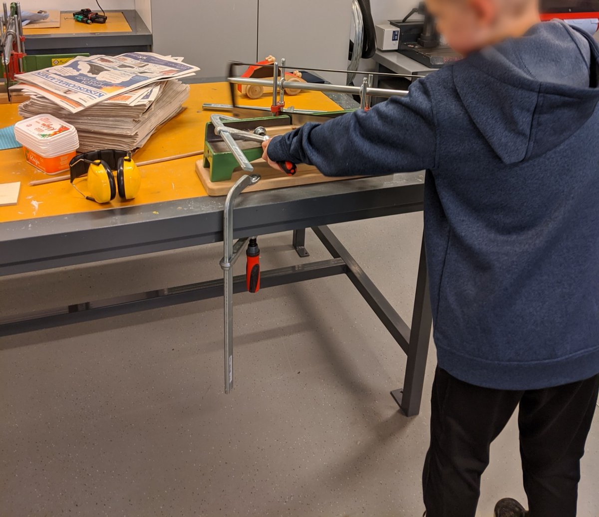 Only in #Finland do 4th graders use chainsaws and other wood cutting machines that I don't even know the name of. Incredible! #FleetES #fulbrightfinland