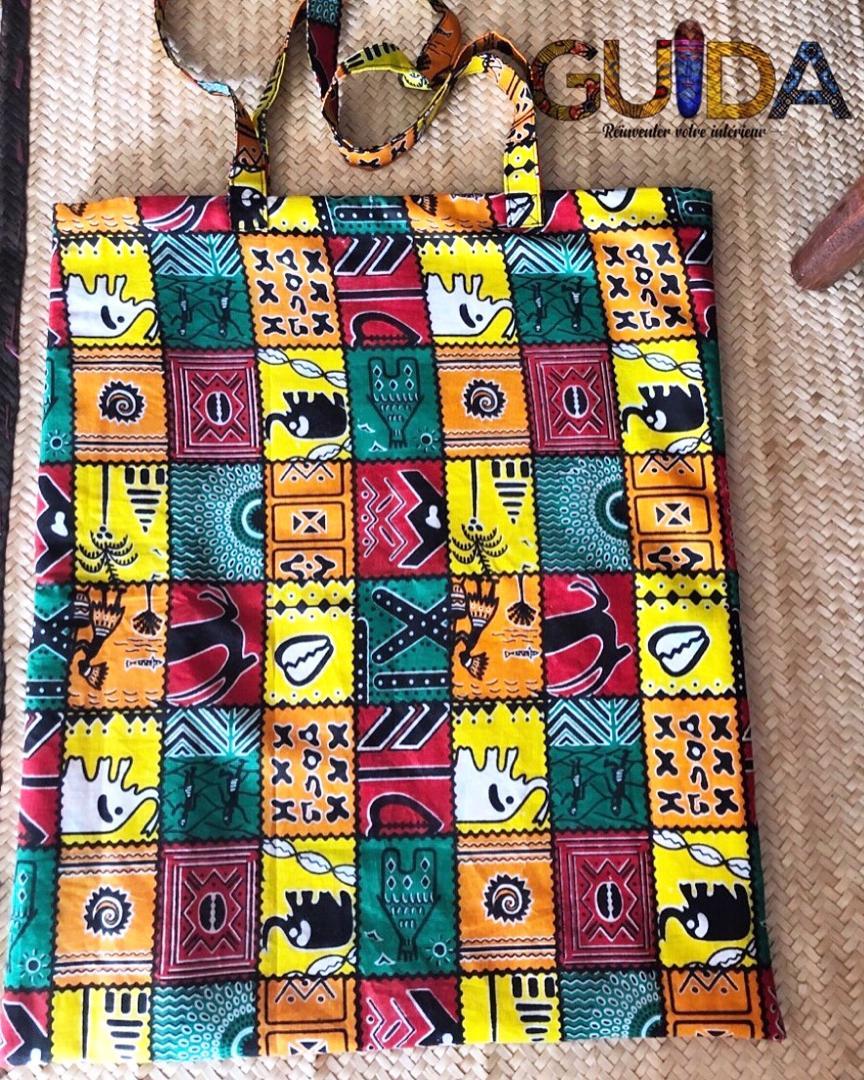 GuidaNiger's tweet photo. GUIDA vous aide à prendre les bonnes habitudes afin que vous soyez engagés dans le long terme pour un environnement sain!! 💪🏽 
#stopdechet #stopplastique #environnement #Ecologie #wax #totebag #sacenwax #handmade #niamey #guida https://t.co/ebluaO4C7b