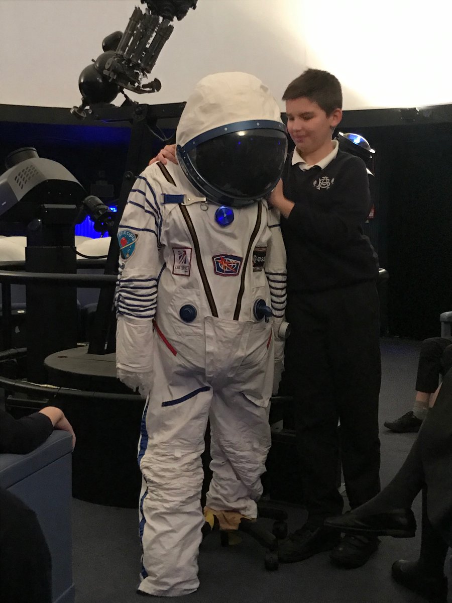 5G_Booker's tweet photo. It’s Bob the Astronaut!!! 👩‍🚀 https://t.co/urvkMBZ5XA