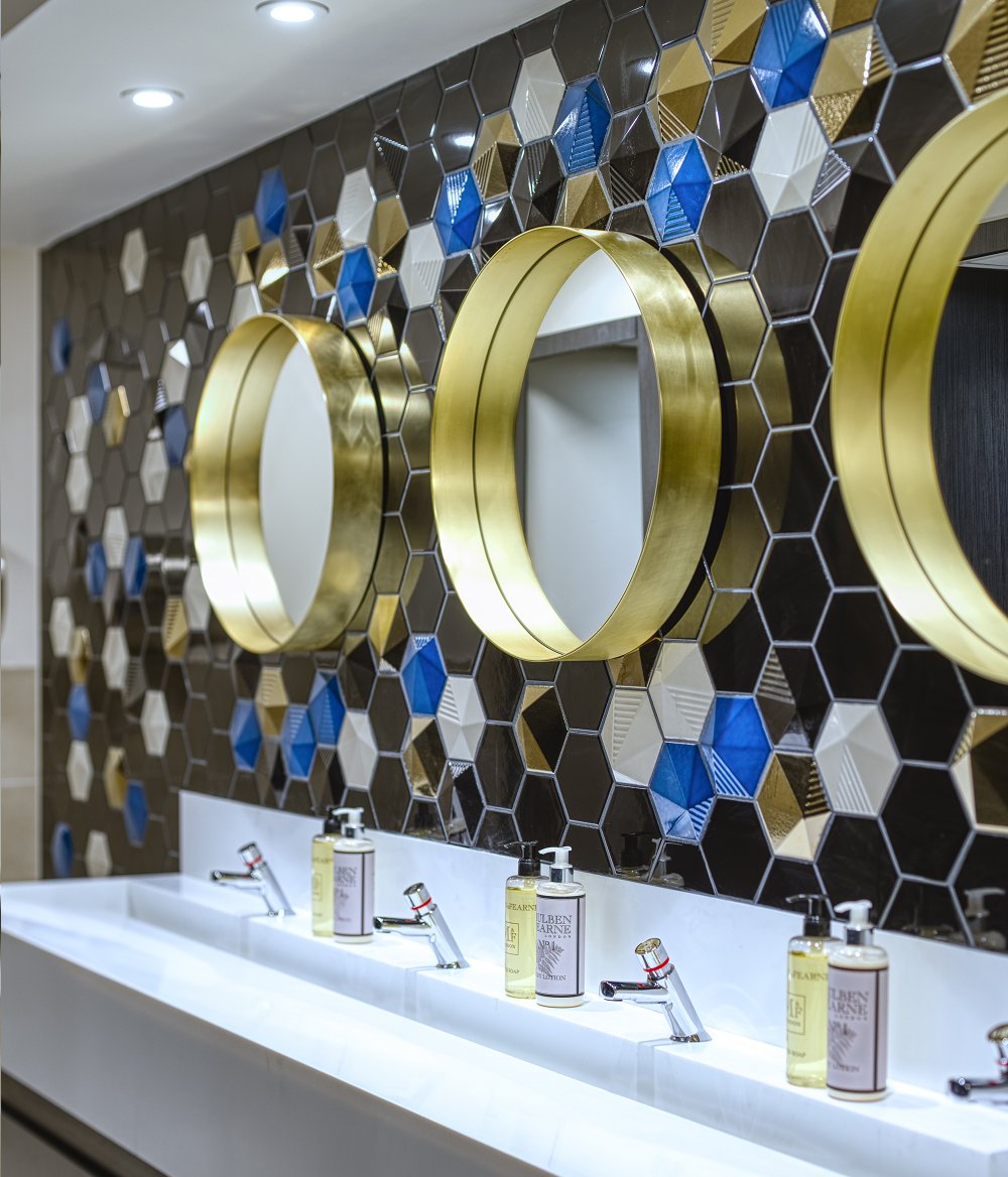 OecSheffield's tweet photo. Come on... fess up... have you taken a selfie in our restrooms?!🤳
It appears these tiles are becoming a bit of an iconic backdrop for photos taken here at The OEC!!
#TheOEC #sheffield #selfie https://t.co/0ePid4OXgF