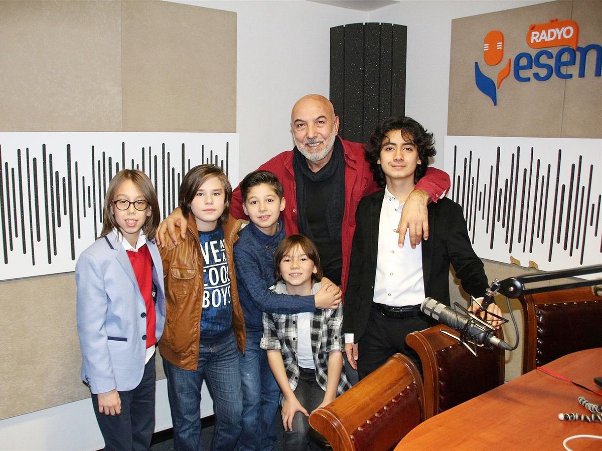 Diriliş Ertuğrul Oyuncuları ‘Edabali’yi İzledi

Şeyh Edebali'nin Osmanlı Devleti'nin kuruluş felsefesini ve Osman Bey'e katkılarını işleyen "Edebali" adlı tek kişilik oyun,Diriliş Ertuğrul dizisi çocuk oyuncularının katılımıyla bir kez daha sahnelendi.

bit.ly/2RxGI75