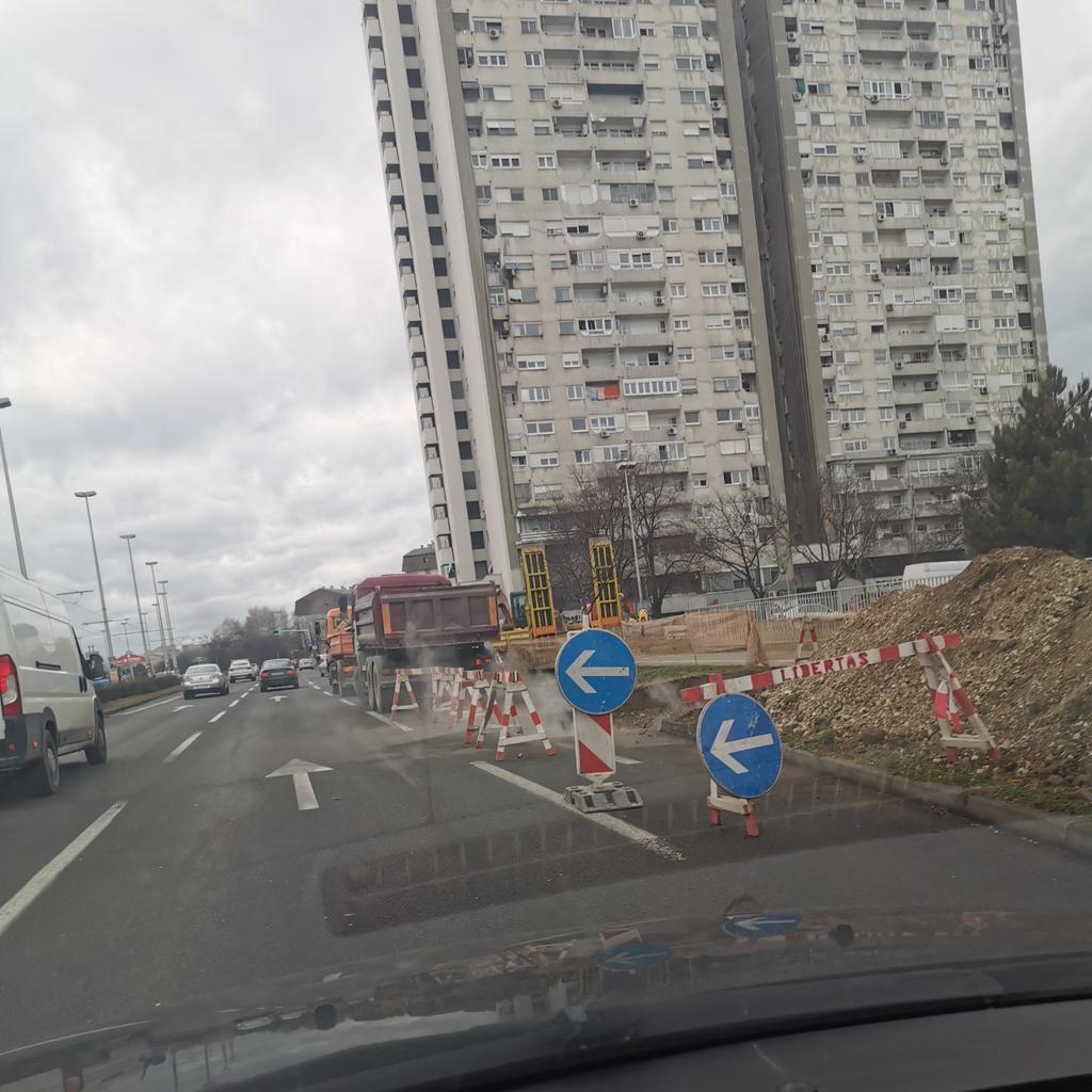 Sanacija puknuća vrelovoda. Bez grijanja dio grada do srijede ujutro. <a href="/hrtvijesti/">HRT Vijesti</a>