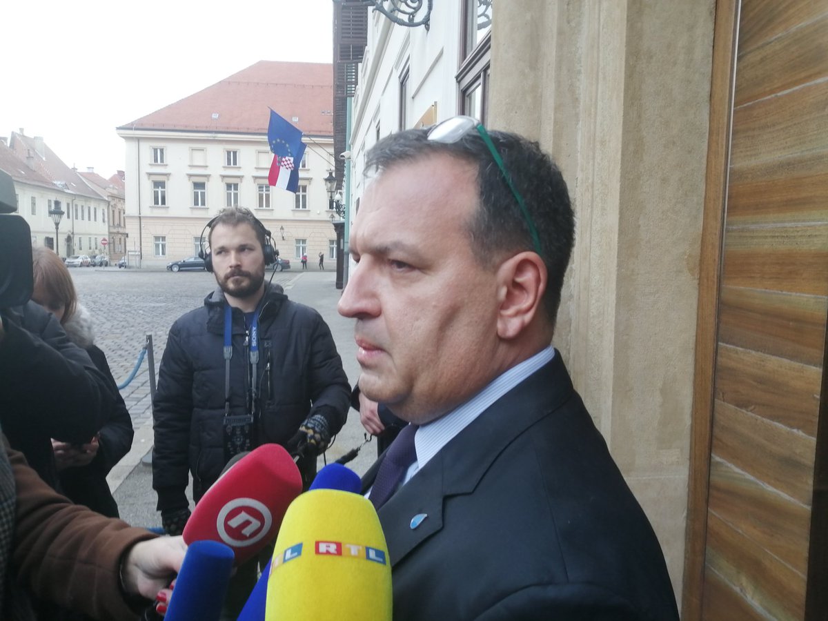 #ViliBeroš ušao u zgradu <a href="/VladaRH/">Vlada Republike Hrvatske</a> na razgovor s <a href="/AndrejPlenkovic/">Andrej Plenković</a>: "Spreman sam preuzeti ministarsku poziciju." <a href="/hrtvijesti/">HRT Vijesti</a>