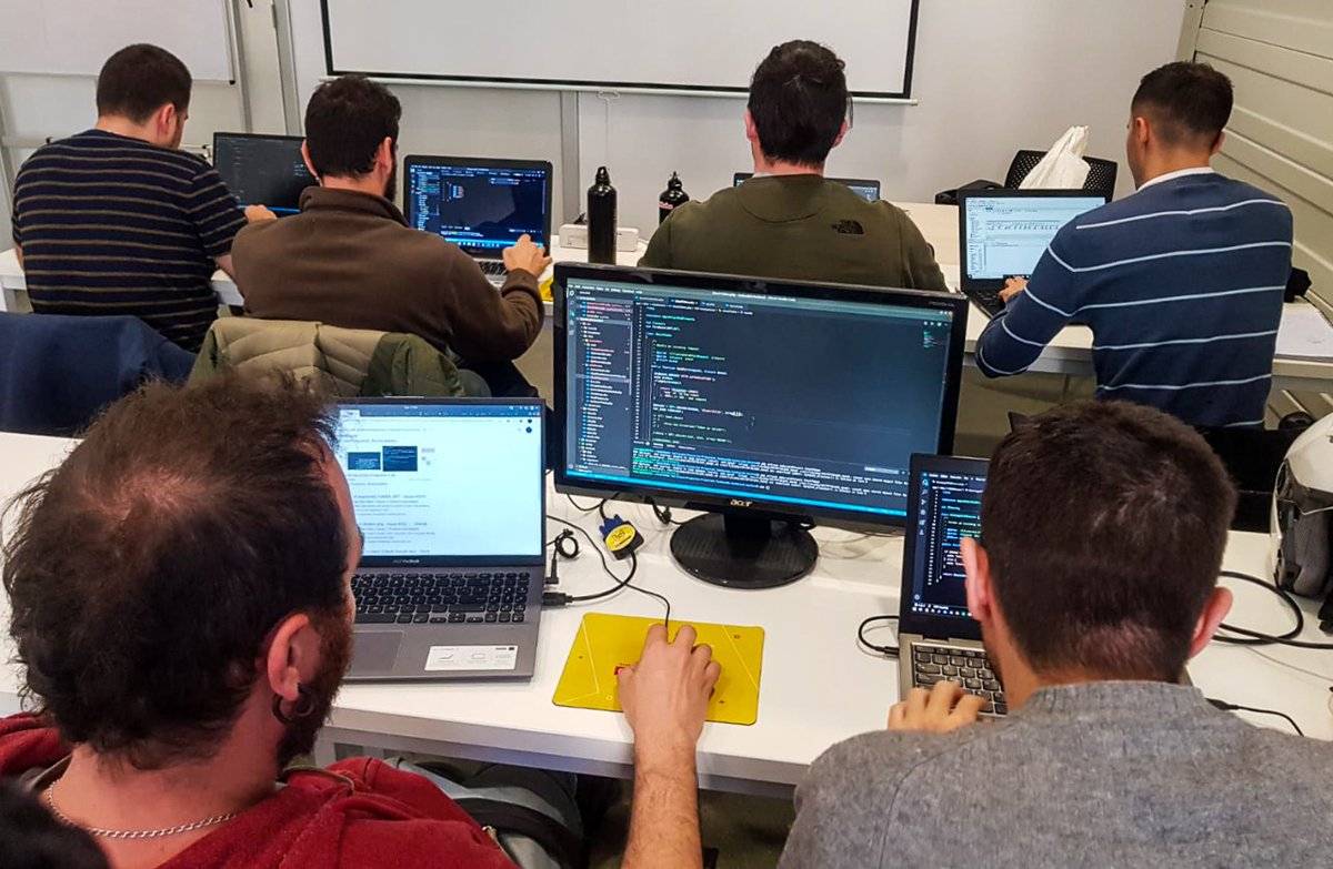 geeks_academy's tweet photo. En el #bootcamp Full Stack Developer el objetivo es prepararte para tu nuevo trabajo como programador. Tus próximos meses en #GeeksHubs serán 💻CODE 🍕EAT 💤SLEEP! Con esfuerzo y compromiso te convertirás en profesional IT! Apúntate ya en VLC y MAD👇
https://t.co/NhbYQg3ss5 https://t.co/83XnkM0aiK