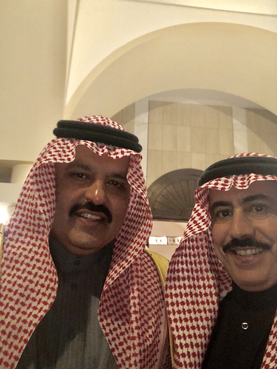 agh121212's tweet photo. 🇸🇦⚔️🇸🇦
شبلٍ من ليوثٍ والامجاد كاره
بين الضياغم وابن مقرن هل الكار
.
سليل مجد ونسل حكمٍ واداره
عرب المجاني من طويلين الأشبار
🇸🇦⚔️🇸🇦
#مواقف_جميله_لاتنساها
لقاء أميرنا المحبوب وجه السعد 
#عبدالعزيز_بن_سعد_بن_عبدالعزيز 
مساءالبارحه بقصره العامر في #حائل
#عبدالله_غازي_الرمالي https://t.co/ke854NzeVm