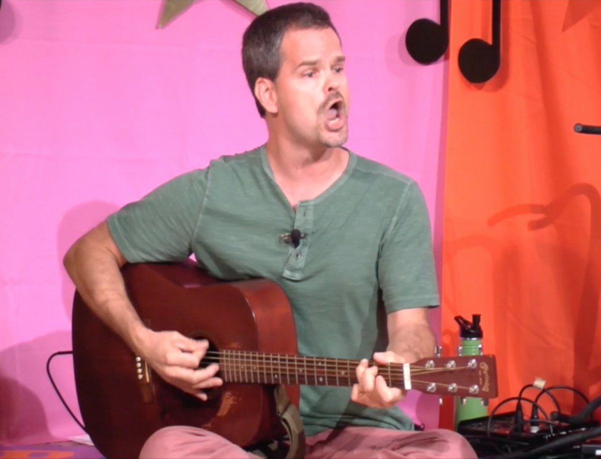 Today in Boston...
<a href="/boston_public/">BostonPublicMarket</a> market Sing-Along!
11:30am - 12noon
Come to sing, stay for lunch...
Do You Know the Muffin Man???
#kidsmusic #familyfun