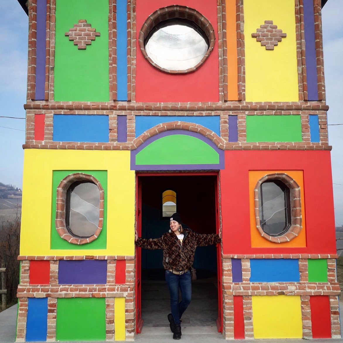 Vankio02's tweet photo. Who told you that one paints with colors? One makes use of colors, but one paints with emotions 🎨
#colors #lifestyle #Travel #Italia #love #vankio https://t.co/i1BHG9EEmz