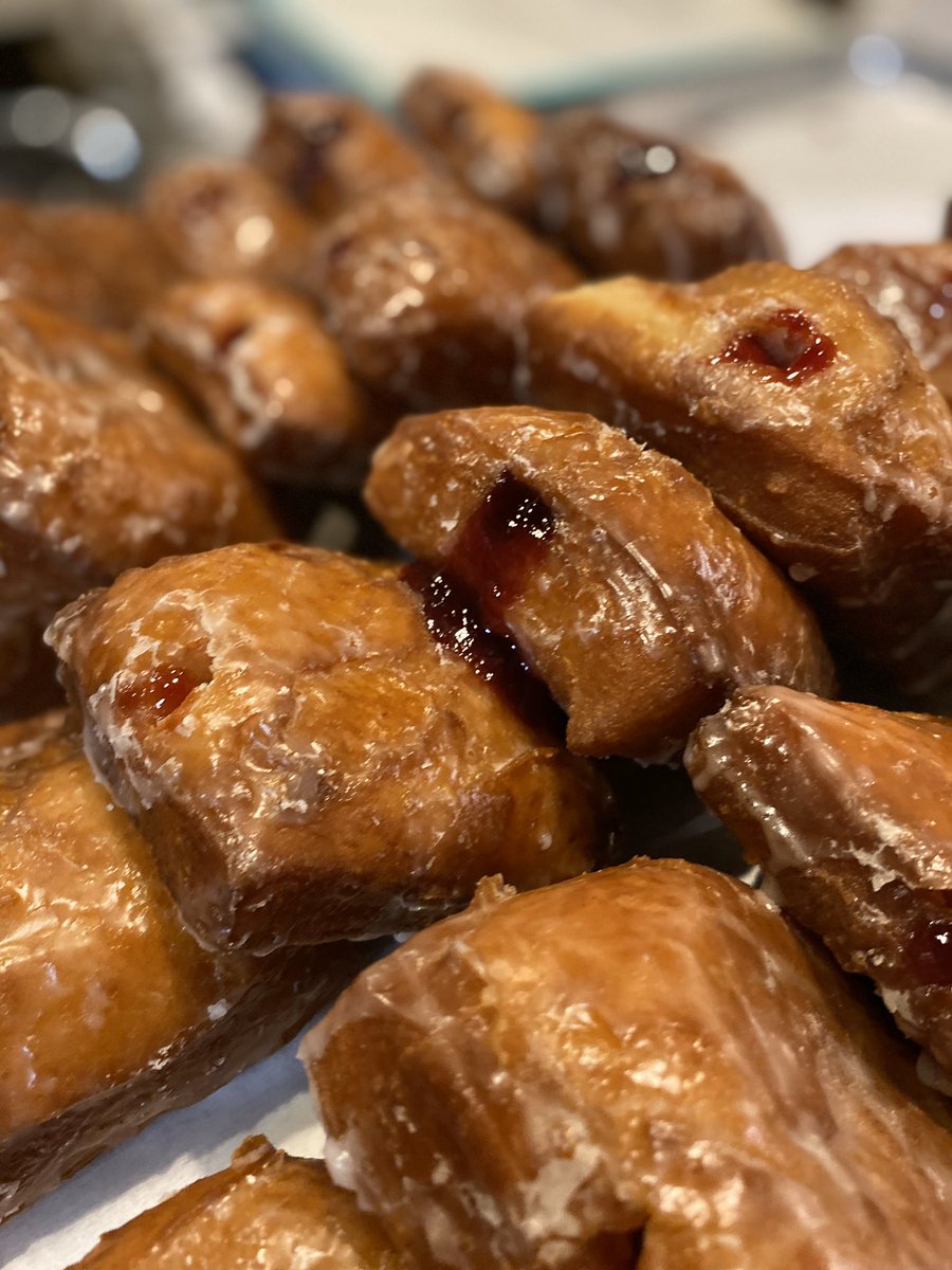 verygooddonuts's tweet photo. Who is she? What’s her story? We have #raspberryfilled at limestone today. And just look at her go.
#sheisbeautysheisgrace #glazed #jam #raspberry #filleddonuts #donutshop #donut #coffeeshop #tuesdaymood https://t.co/YKMSzaWl9r