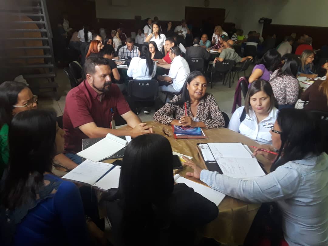 MpppstBol's tweet photo. Excelente la participación de nuestro Director @MpppstBol Alfredo Spooner, con su equipo de Inspectoras en el 2do Encuentro Nacional de Directores e Inspectores del Trabajo Jefe @isbelizmgs Kenni Bello, @DEXIMARGONZALEZ #JuntosSomosMas #VenezuelaAvanza https://t.co/suSawJqdKm