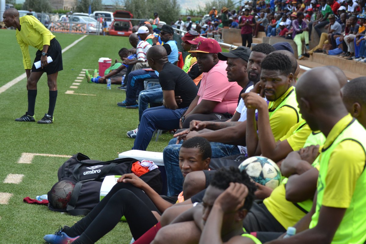 LebajoaTebalo's tweet photo. #SPORTSNEWS🇱🇸 @LesothoRadio 
Clubs' coaches blame #PLMC after they have postponed the #LNIGTop8 that was originally planned to be conducted on Monday this week. Coaches say they do not know how they can prepare their teams while they dont know their opponents. 
⚽️⚽️⚽️⚽️ https://t.co/DHM0I505ik