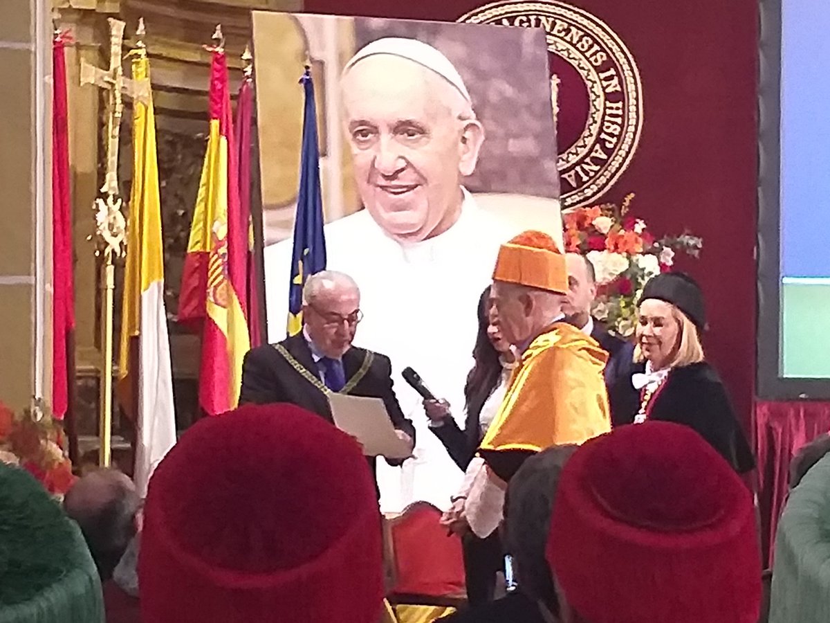 gonzalosicharm's tweet photo. Enhorabuena @Bkliksbergok doctor honoris causa por la @UCAM https://t.co/cjn9xOFX6E