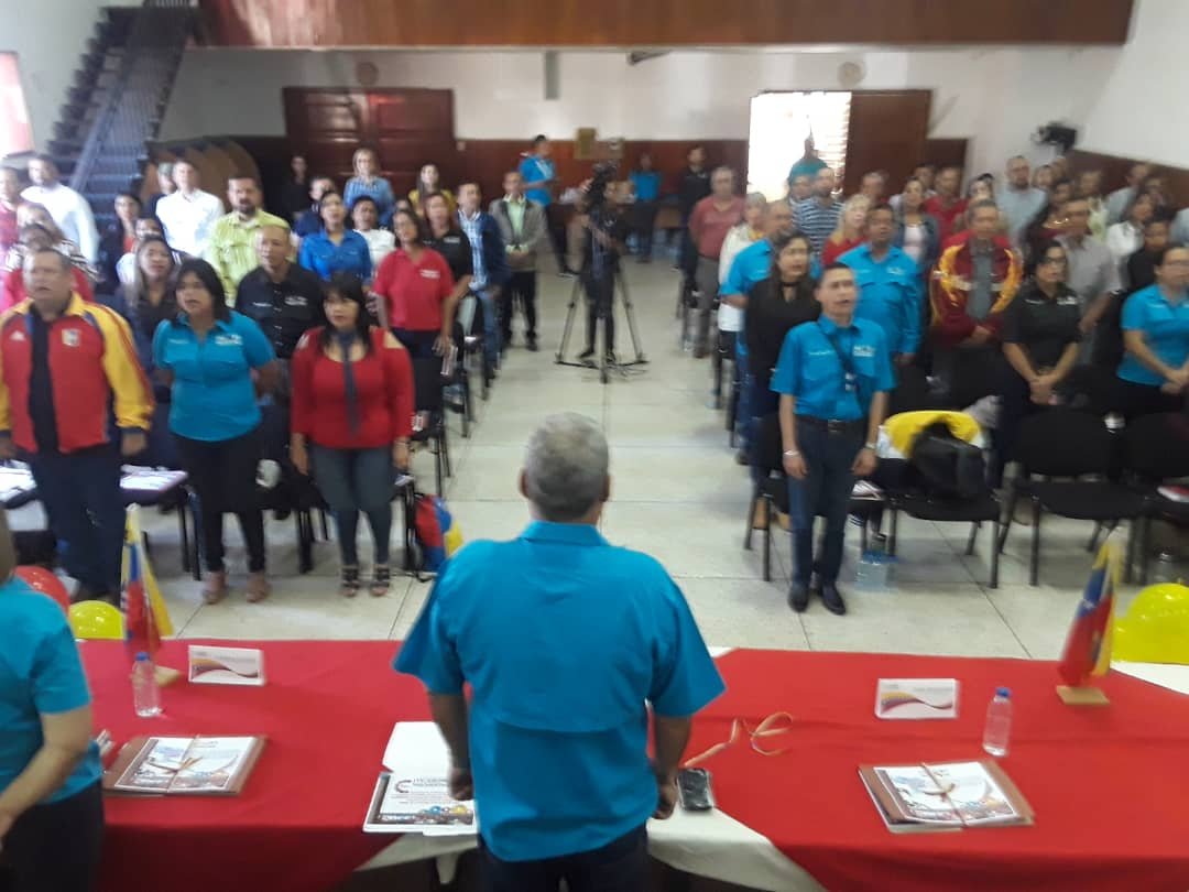 MpppstBol's tweet photo. Excelente la participación de nuestro Director @MpppstBol Alfredo Spooner, con su equipo de Inspectoras en el 2do Encuentro Nacional de Directores e Inspectores del Trabajo Jefe @isbelizmgs Kenni Bello, @DEXIMARGONZALEZ #JuntosSomosMas #VenezuelaAvanza https://t.co/suSawJqdKm